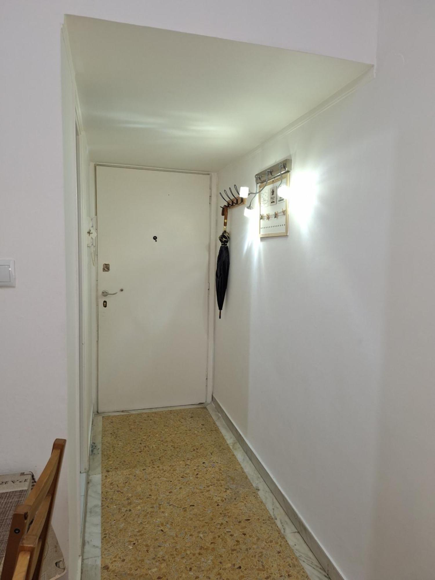 Comfortable 3rd Floor Near Metro Apartment *
