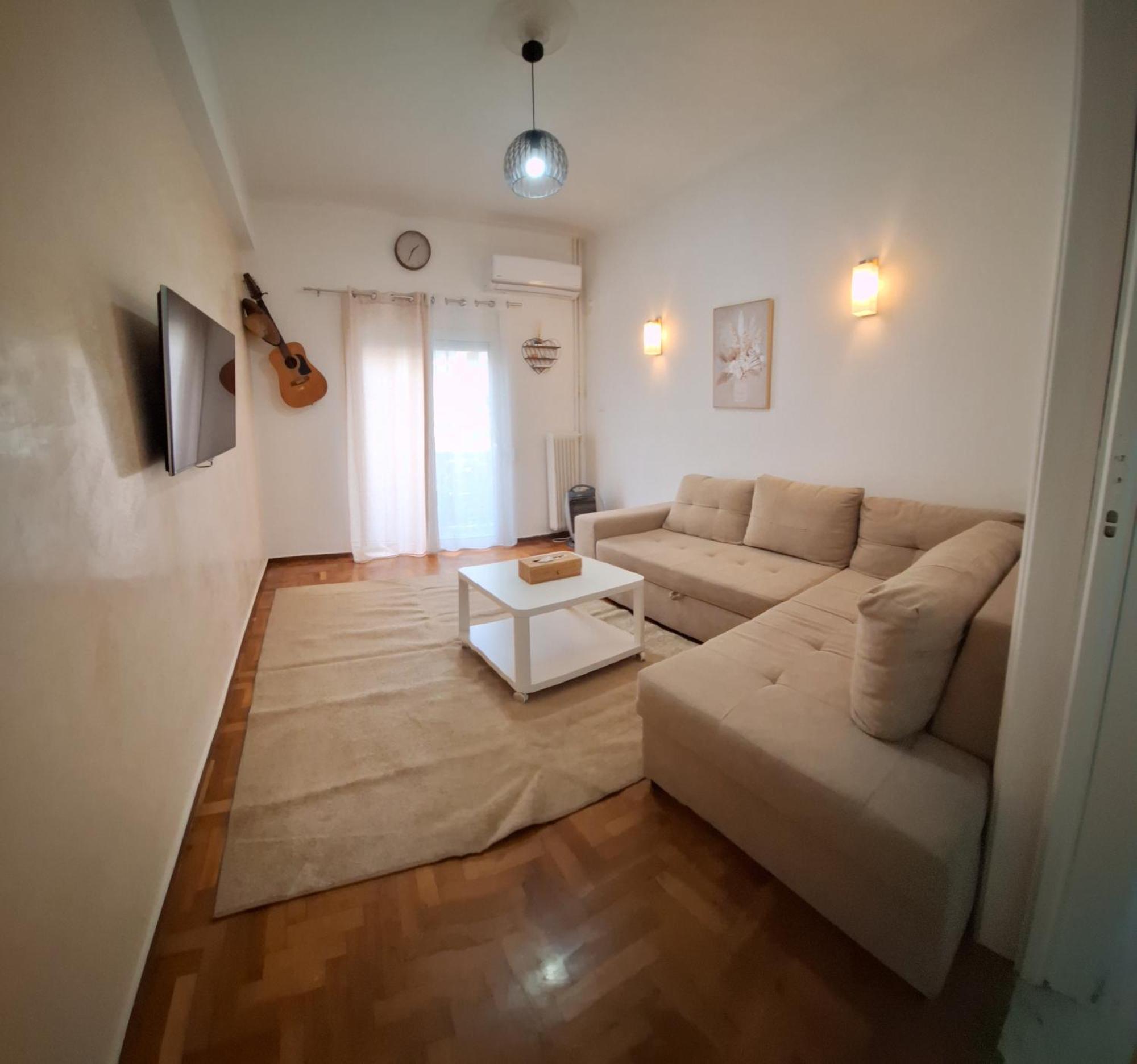Apartment Comfortable 3rd Floor Near Metro